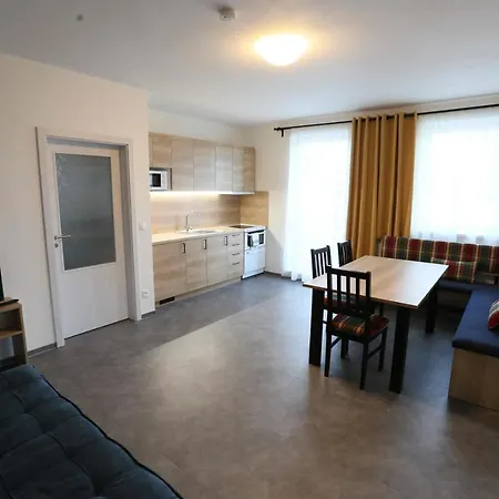 Aura Aparthotel *