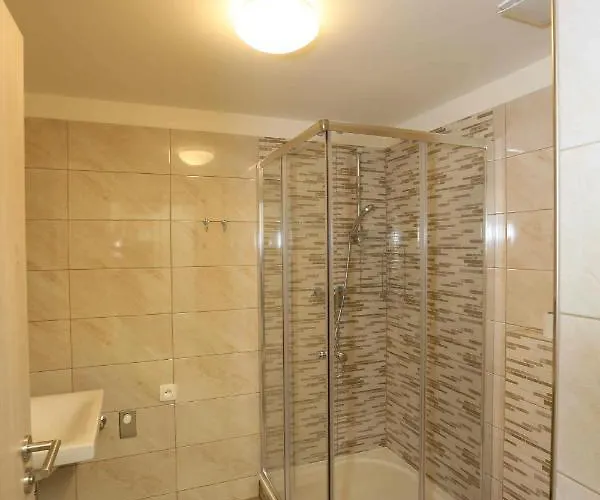 Aura Lägenhetshotell Boží Dar